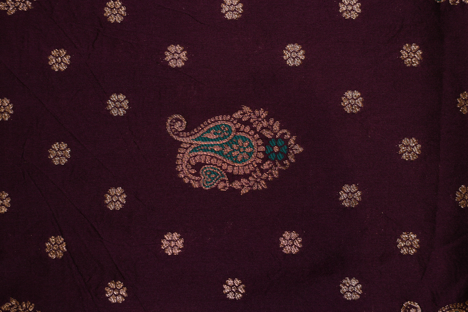 Pure Silk Banarasi Saree with Dulha-Dulhan Motif