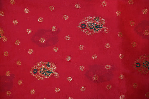 Banarasi Silk With Dulha Dulhan Motif