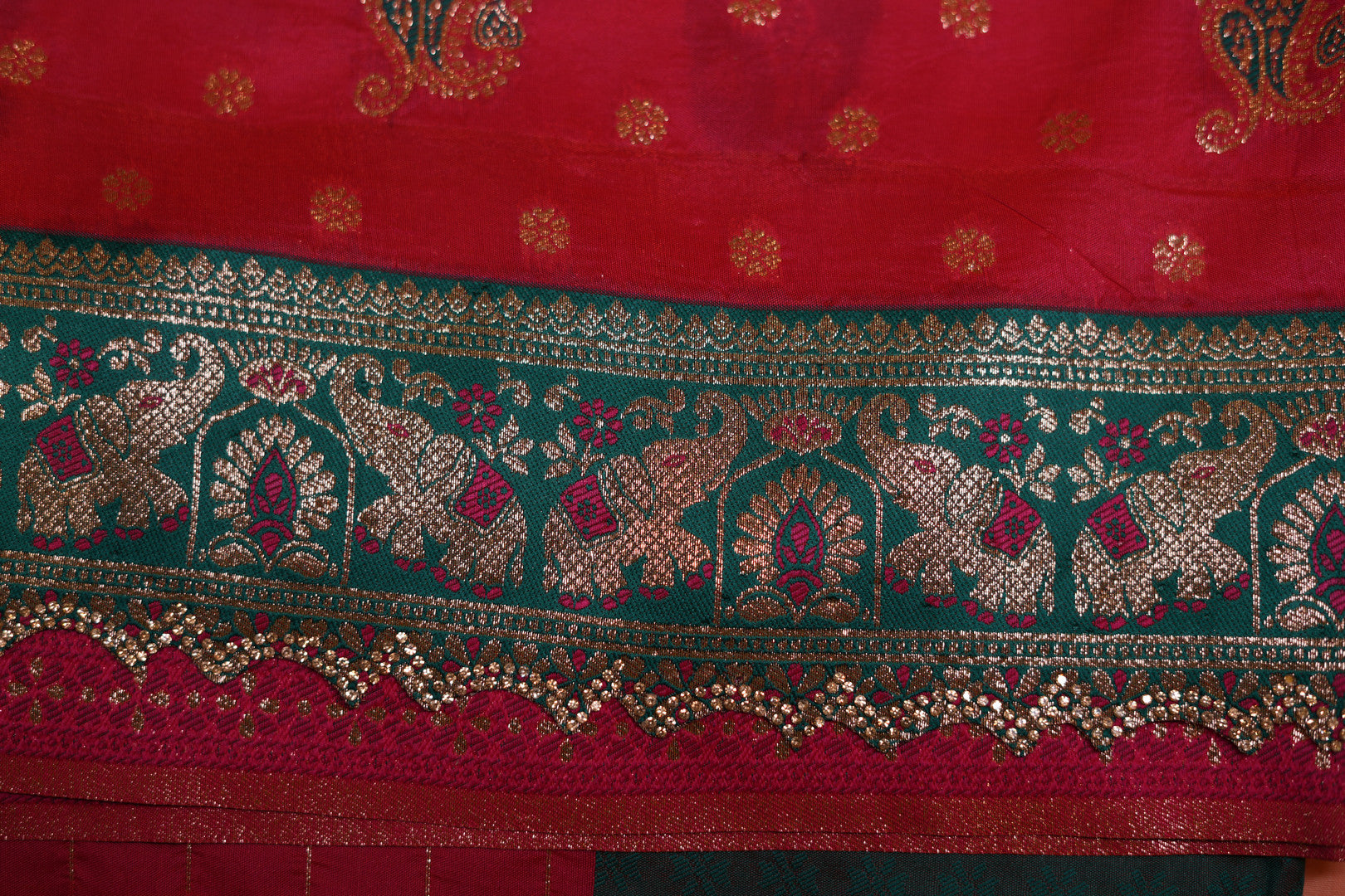 Banarasi Silk With Dulha Dulhan Motif