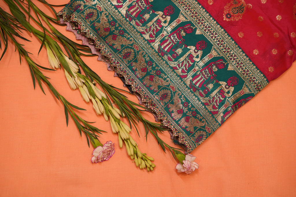 Banarasi Silk With Dulha Dulhan Motif